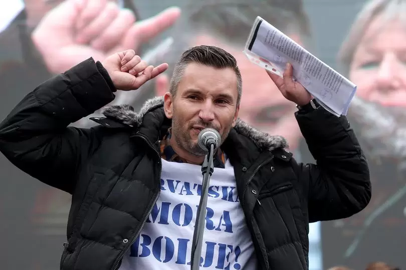 prosvjed prosvjetara na Trgu bana Jelačića u Zagrebu