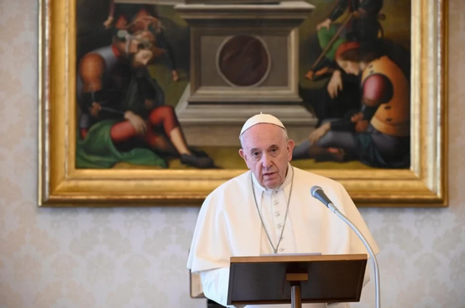 FOTO Papa predvodio molitvu Kraljice neba na Uskrsni ponedjeljak