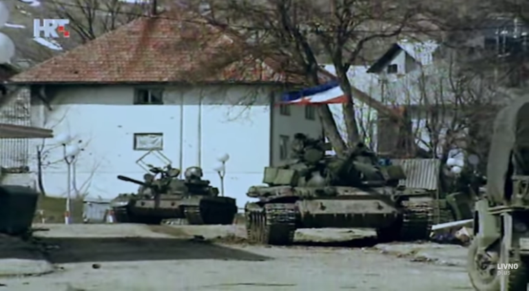 (VIDEO) TRAVANJSKA OBRANA LIVNA: ZAPOVJEDNIK ANTE GOTOVINA SA HRVATSKIM SNAGAMA RASTURIO BROJNIJE SRPSKE AGRESORE!…