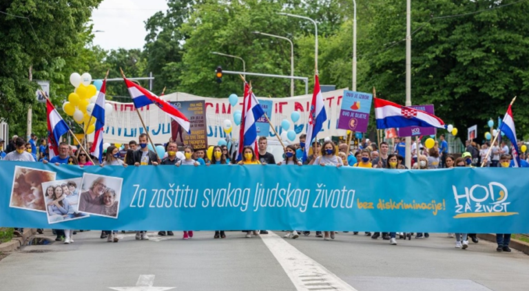 Hod za život obitelji i Hrvatsku u Osijeku: Slavonija miroljubivim hodom dala podršku nerođenima