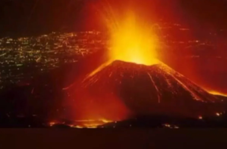 Nova erupcija vulkana na Islandu, lava se izlijeva na ceste