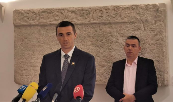 Mlinarić i Penava: Kako kontrolirati korisnike Zakona o civilnim žrtvama obrambenog Domovinskog rata ako nema popisa agresora i pomagača?