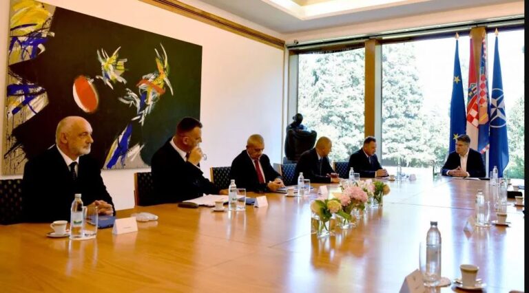 Predsjednik Milanović razgovarao sa članovima Hrvatskog časničkog zbora