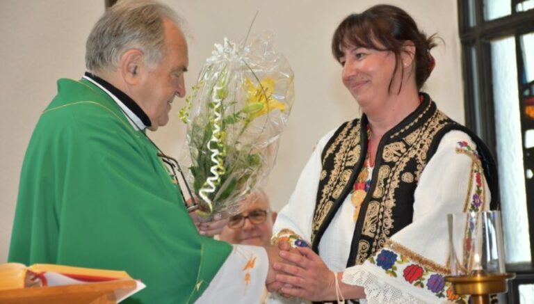 Oproštajne mise s vlč. Antom Kutlešom. Hvala vam što poštujete i volite svoju Crkvu, za svjedočanstvo vjere. Ne zaboravite tko ste i odakle dolazite.