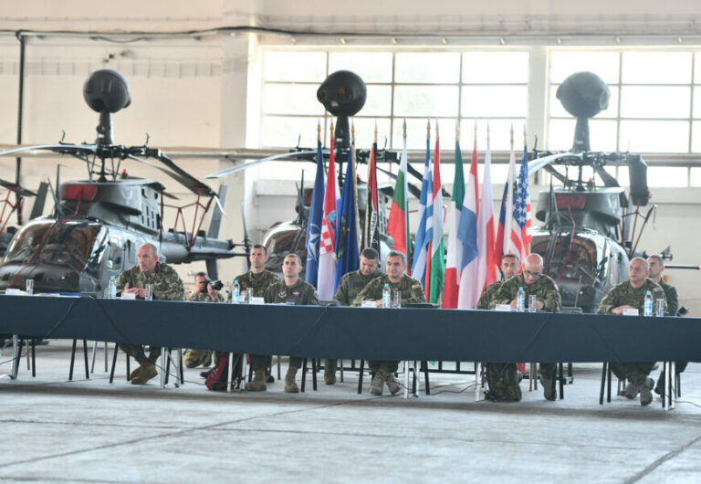 Zapovjednici specijalnih snaga zemalja NATO-a u Zemuniku.U sklopu programa u prostoru vojarne održana je atraktivna pokazna vježba