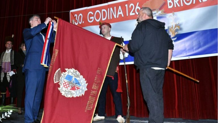 FOTO/VIDEO U Sinju proslavljena 30. godišnjica osnutka 126. brigade. General Gotovina-Bila mi je čast i ponos zapovijedati sa jednom takvom elitnom postrojbom…