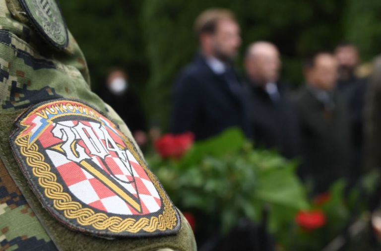 204. JE IZ STROJA IZBACILA 15.000 NEPRIJATELJSKIH VOJNIKA, i 400 tenkova. A znate li koliko je bilo njih?