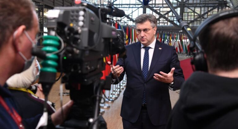 Plenković odgovorio Milanoviću; Ima još vremena da se postigne dogovor o izmjenama Izbornog zakona u BiH, a Hrvatska je tu da stvara preduvjete za donošenje rješenja koje je dobro, pravično i korisno…