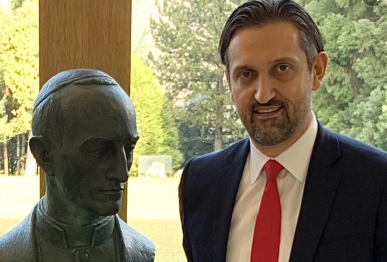 Ivan Grbešić otkrio nadahnutu božićnu poruku koju je prije 80 godina Hrvatima izvan Hrvatske uputio bl. Alojzije Stepinac…