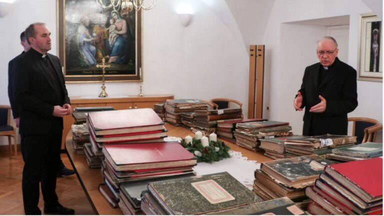 Požeškoj biskupiji vraćen drugi dio matičnih knjiga oduzetih u doba komunističke vladavine