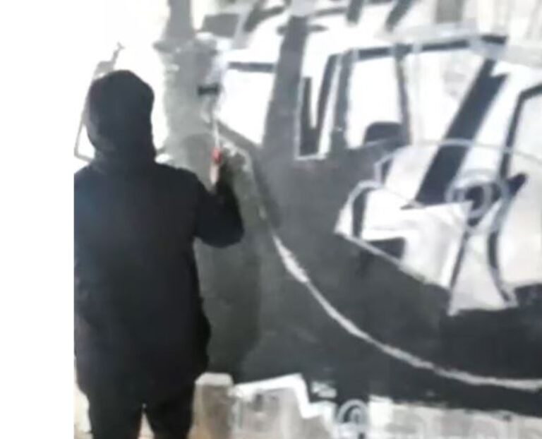 VIDEO: PROTEST RADI BENDA TRAM 11 – BBB I GRAFITERI DALI PODRŠKU ‘NEPOĆUDNOM’ BENDU’?!