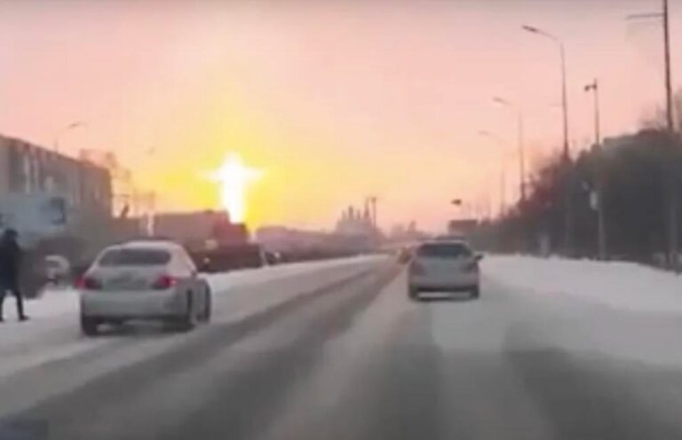 FOTO Dok je svijet u strahu oko nemira između Rusije i Ukrajine: Ogroman križ na nebu iznad Rusije zbog kojih su se aktualizirale ove proročke riječi Isusa…