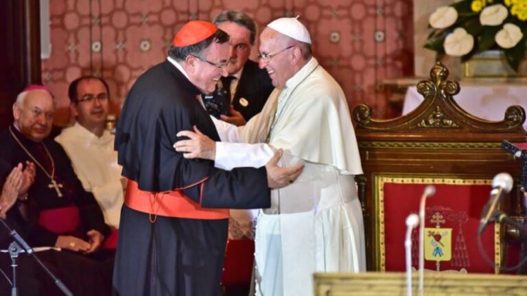 Papa uputio čestitku za imendan kardinalu Puljiću