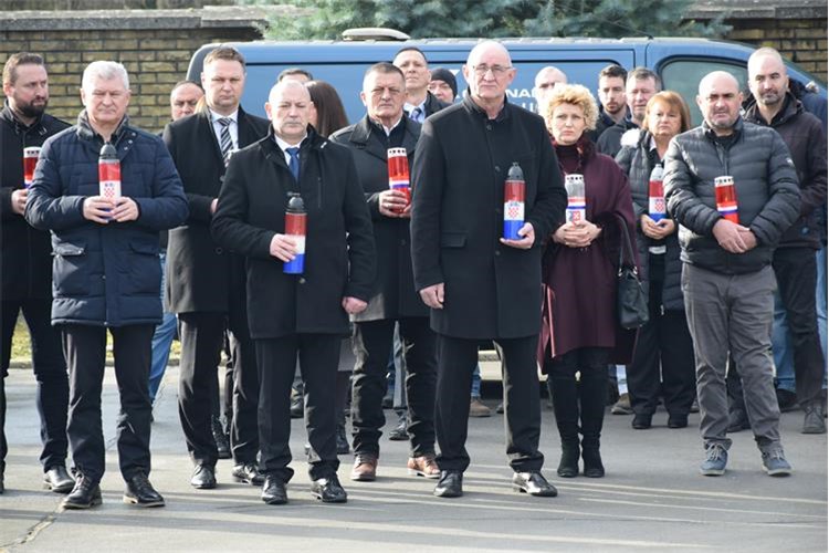 FOTO- VIDEO Obilježena 30. obljetnica ukopa hrvatskih branitelja mučki ubijenih i masakriranih u Kusonjama 1991. godine