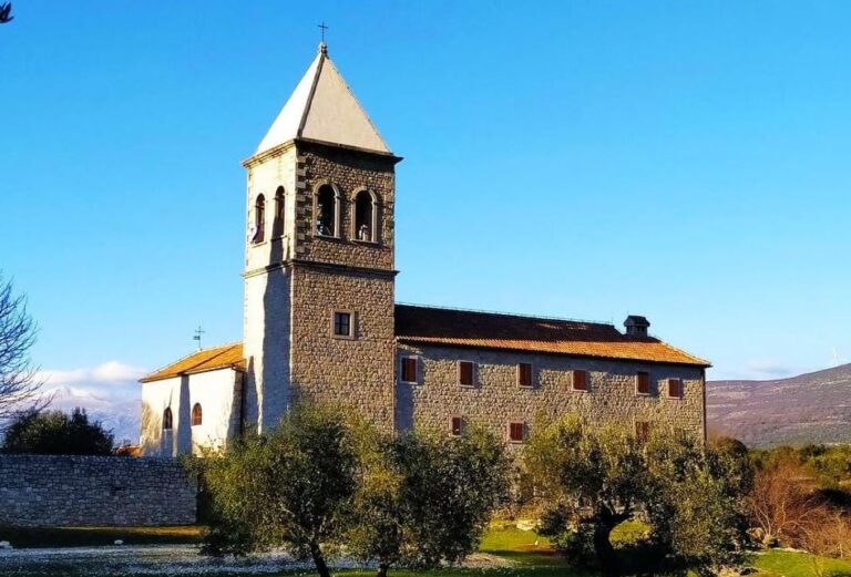 29. godišnjica Dana sjećanja na srpsko razaranje Franjevačkog samostana i crkve u Karinu…