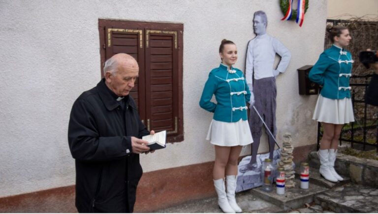 FOTO Molitva na 104. obljetnicu smrti prvog hrvatskog osvajača olimpijske medalje Milana Neralića…