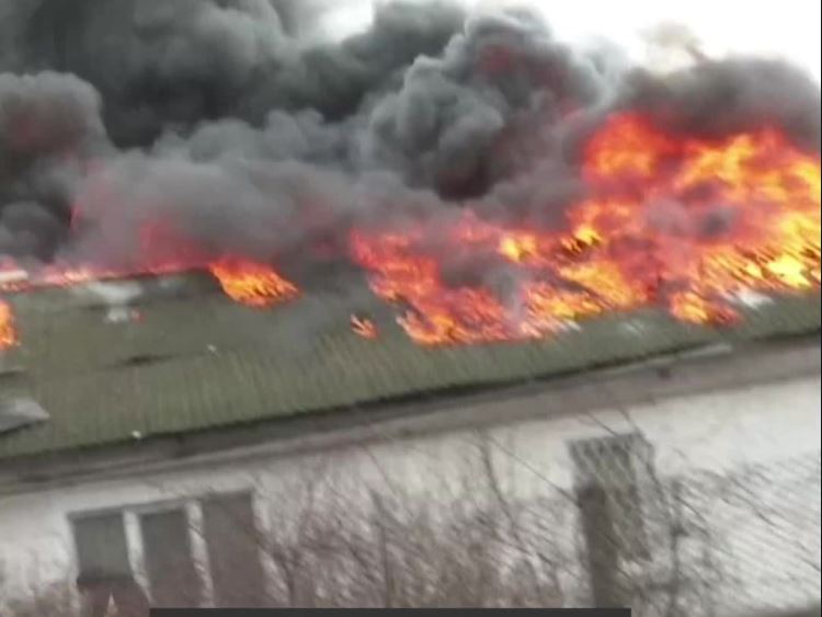 VIDEO Jevgenu Sboromirskom ruska granata je pala na kuću, na sobu iz koje su tek nekoliko trenutaka prije izašla djeca. Supruga se spašavala kroz prozor