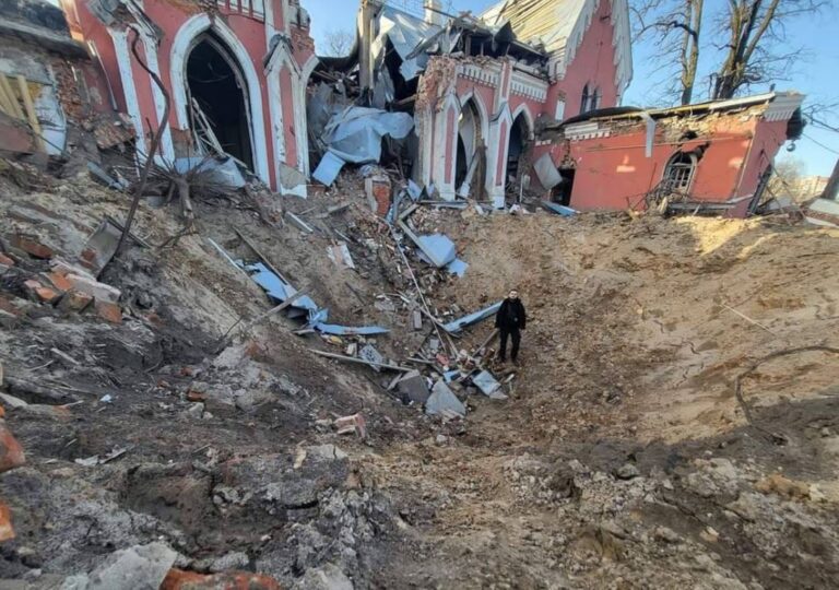 FOTO Iz očaja, ruski agresori ruše sve što stignu po gradovima Černihivu, Harkovu, Mariupolju…Ovako su srpski agresori rušili Hrvatske crkve, katedrale, i ostala kulturna dobra