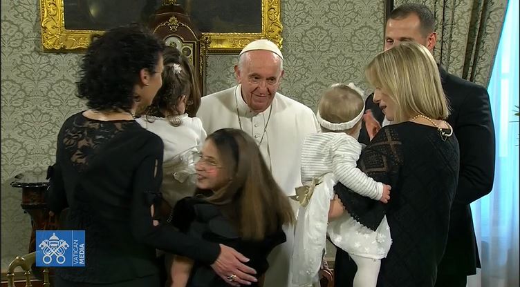 Uživo iz palače u Valeti na Malti, papa Franjo sastao se s vlastima i Diplomatskim korpusom.S istoka Europe, iz zemlje istoka sunca, sada se šire mračne sjene rata…