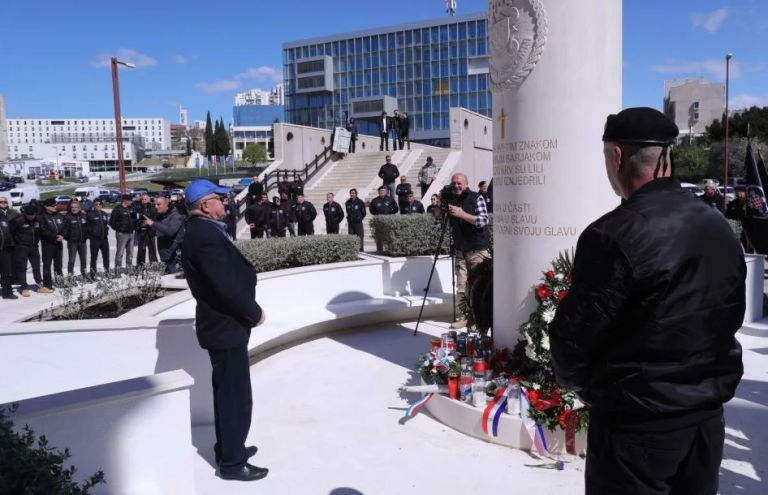 HOS reagirao na razbijanje spomenika IX bojne u Splitu: “NAPAD NA DOMOVINSKI RAT”