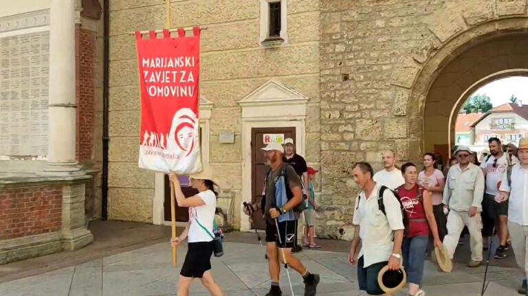 VIDEO Marijanski zavjet za Domovinu stigao u Hrvatsko nacionalno svetište Majke Božje Bistričke.