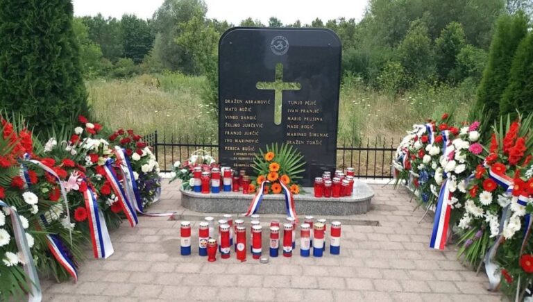 KRVAVA” AKCIJA MIRKOVCI – 22.07.1991″! Srbi su iz zasjede ubili 13 a 40 hrvatskih branitelja su ranili…