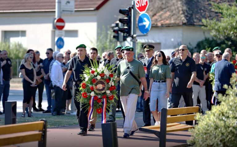 GROMOVI OBILJEŽILI 27. OBLJETNICU VRO “OLUJA” U VELIKOJ GORICI SE OKUPILI LOVCI I BRANITELJI