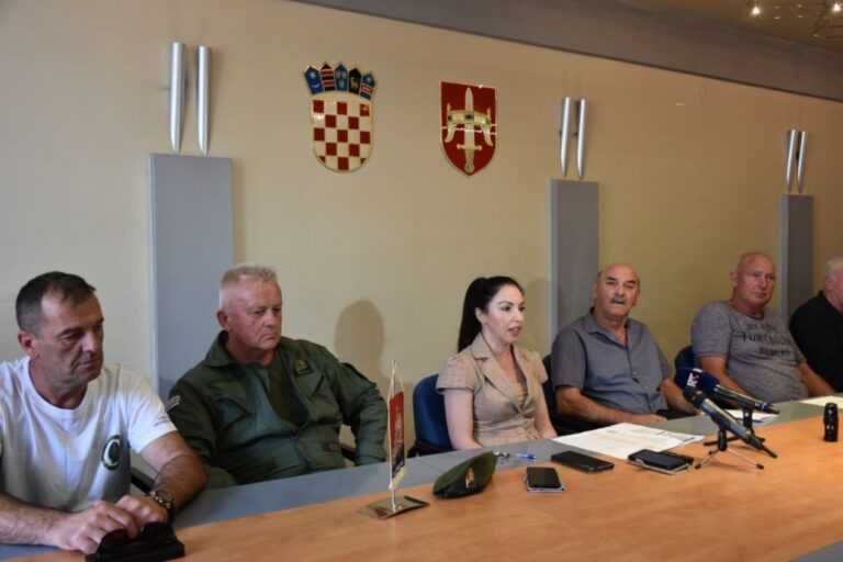 Županijska skupština Šibensko-kninske županije jučer je na prijedlog zamjenice župana donijela i Odluku o  određivanju 22. rujna Danom hrvatskih branitelja Šibensko-kninske županije!