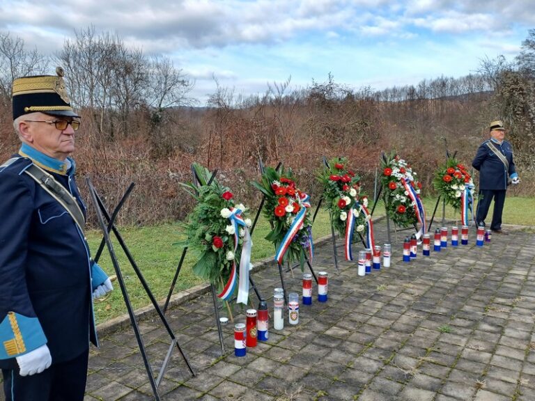 FOTO-VIDEO: OBILJEŽENA 31.OBLJETNICA OSLOBOĐENJA BUČJA  – „Svi mi danas zajedno moramo svjedočiti istinu o obrambenom Domovinskom ratu kako nam se 31 godinu poslije ne bi događalo da se plasiraju različite drugačije teze”