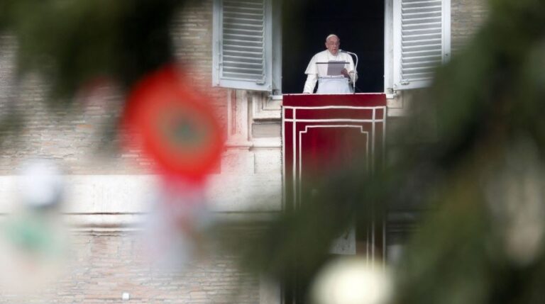 FOTO-VIDEO:…Papa-Svjedočiti Isusa dobrim djelima, vjernošću Božjoj riječi i opraštanjem…U tome nam može pomoći upravo lik svetoga Stjepana…