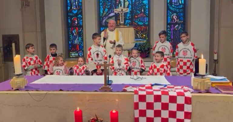 FOTO-VIDEO Fra Vladimir Vlado Ereš, voditelj Hrvatske katoličke misije Lausanne – Wallis u Švicarskoj, pridružio se s djecom i narodom slavlju Vatrenih