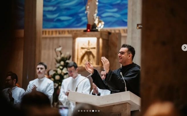 NOVINAR INDEXA PITAO POPULARNOG SVEĆENIKA O ZABRANI POBAČAJA. Pogledajte što im je odgovorio!