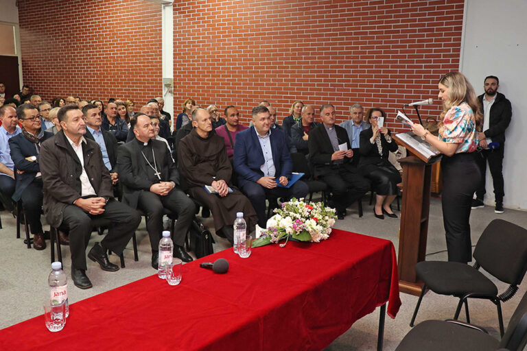 Josip Milić predstavio knjigu u Mostaru: Apeliram na roditelje, posebno očeve…