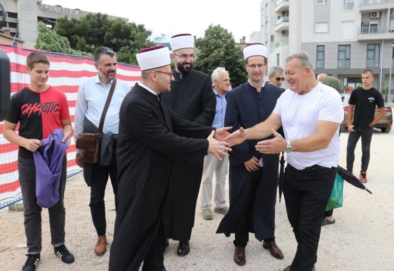 PRIJETNJE SDA I ISLAMSKE ZAJEDNICE HRVATIMA ZBOG IZGRADNJE HNK U MOSTARU