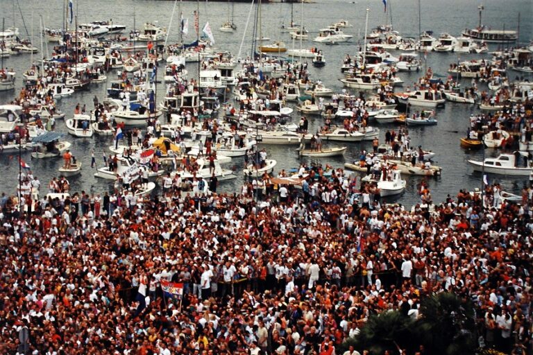 10. SRPNJA – LEGENDARNI DOČEK IVANIŠEVIĆA U SPLITU