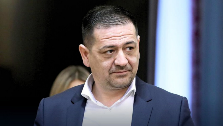 “Država žmiri, njeguje se četništvo, a za to su odgovorni oni koji Pupovcu drže ljestve!”