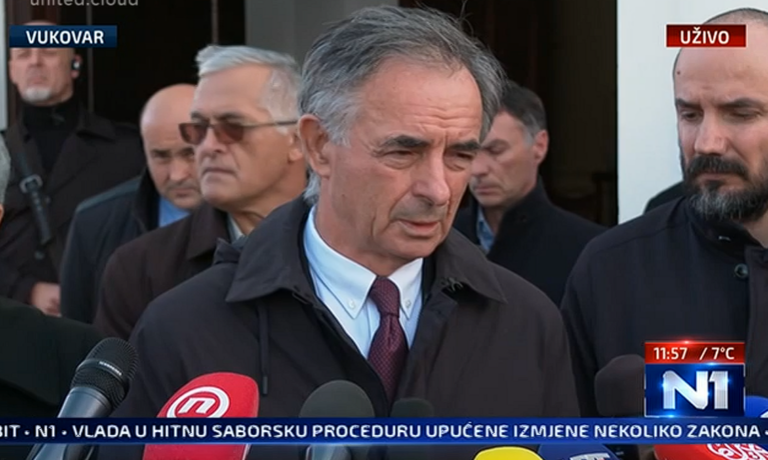 Ćipe: STAT ĆU ISPRED PUPOVCA KAKO NE BI BACIO VIJENAC