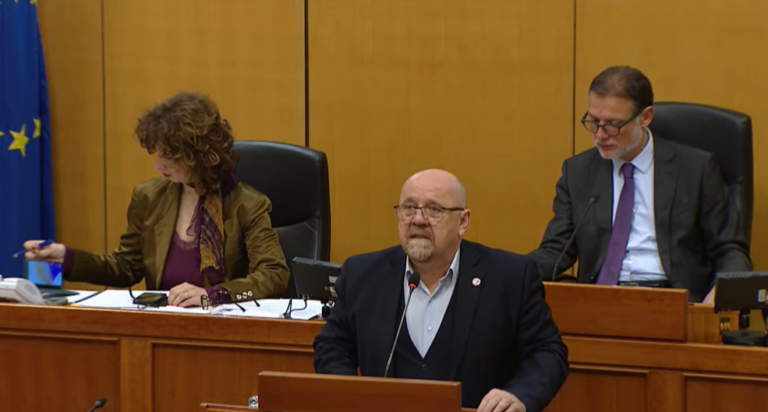 Oporba podržava umirovljenje vojnika s 50 godina, desnica za vraćanje vojnog roka