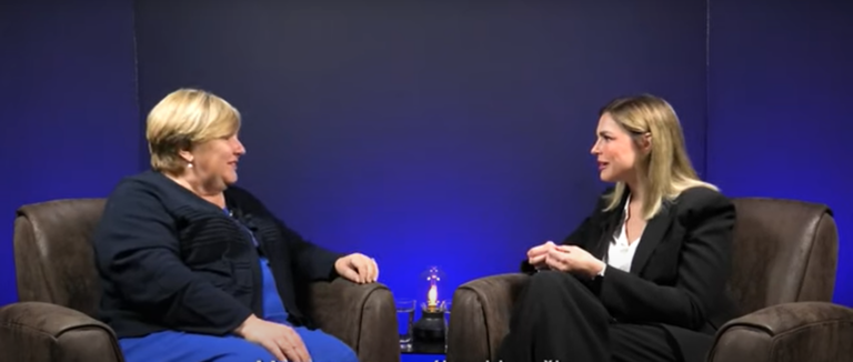 Olivia Maurel: Surogatstvo je trgovina djecom, moramo ga zabraniti!