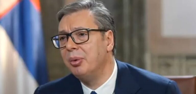 Srbijanski medij: Vučić nema dovoljno ljudi za miting, dnevnice skočile na 85 eura