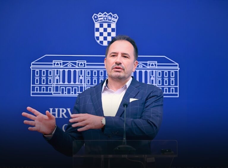 Predstavljeno Izvješće UiO o kršenju prava molitelja krunice: Šutnjom se šalje pogrešna poruka