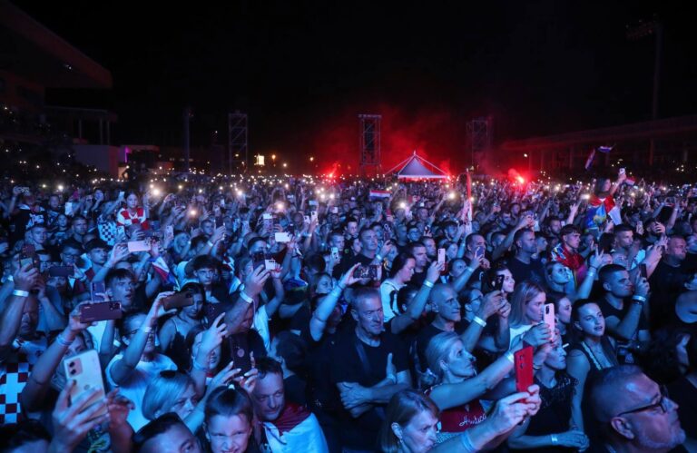 Rasprodan Thompsonov koncert: Više od pola milijuna ljudi stiže na Hipodrom