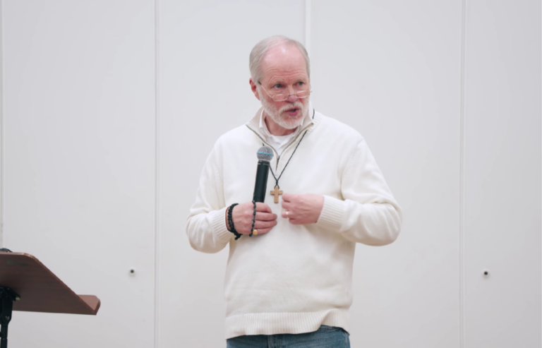 Napunio jarunsku Crkvu/Ustaju iz kolica, tumori nestaju: Zagrepčani pohrlili kod ovog ‘čudotvorca’. O kome je riječ?