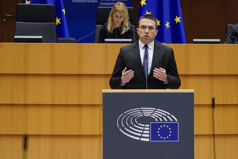 Tomislav Sokol: Kršćane zaštititi, a migrante vratiti u Siriju